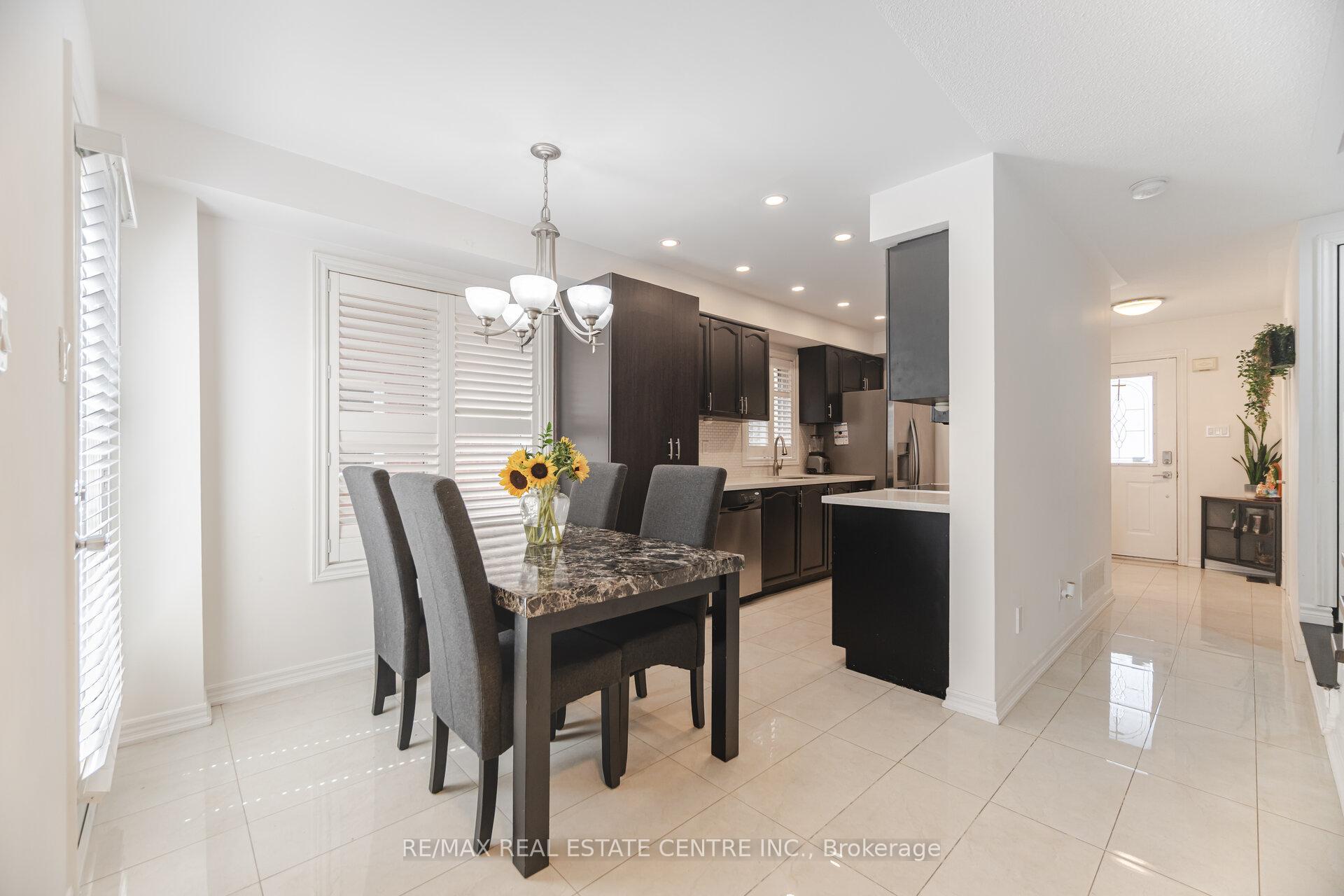 Photo 11 of 108 Barleyfield Road, Brampton, Sandringham-Wellington North — HOMEH