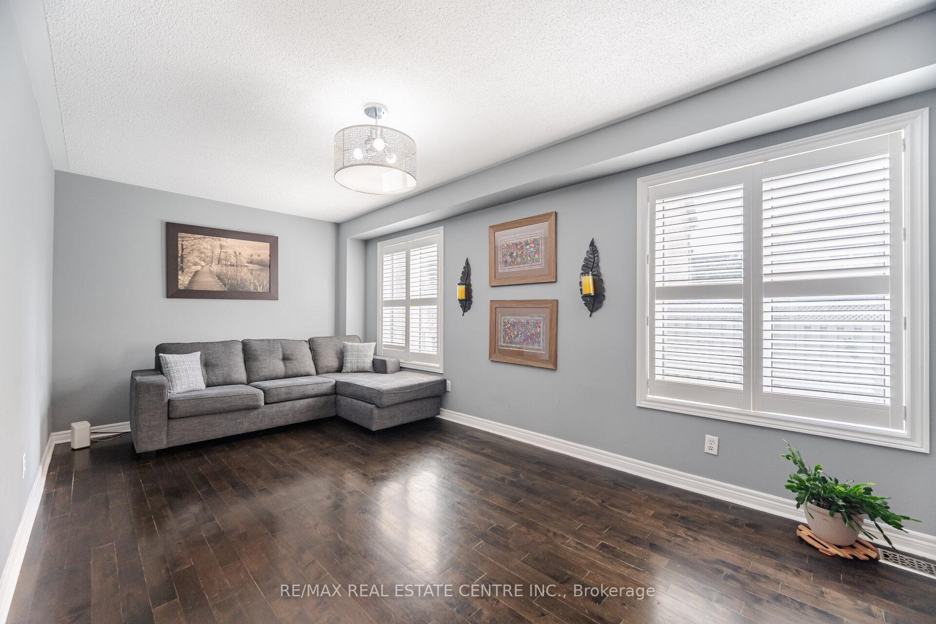 Photo 10 of 108 Barleyfield Road, Brampton, Sandringham-Wellington North — HOMEH