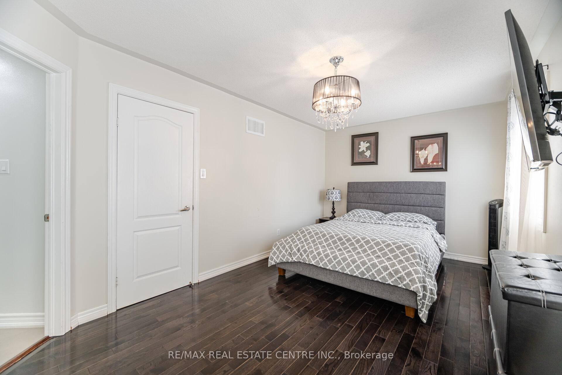 Photo 16 of 108 Barleyfield Road, Brampton, Sandringham-Wellington North — HOMEH