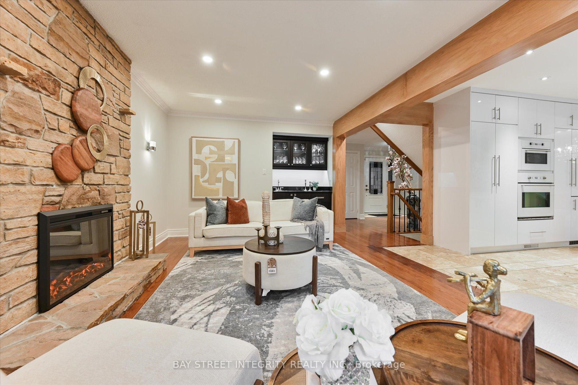 Photo 5 of 9 Ritter Crescent, Markham, Unionville — HOMEH