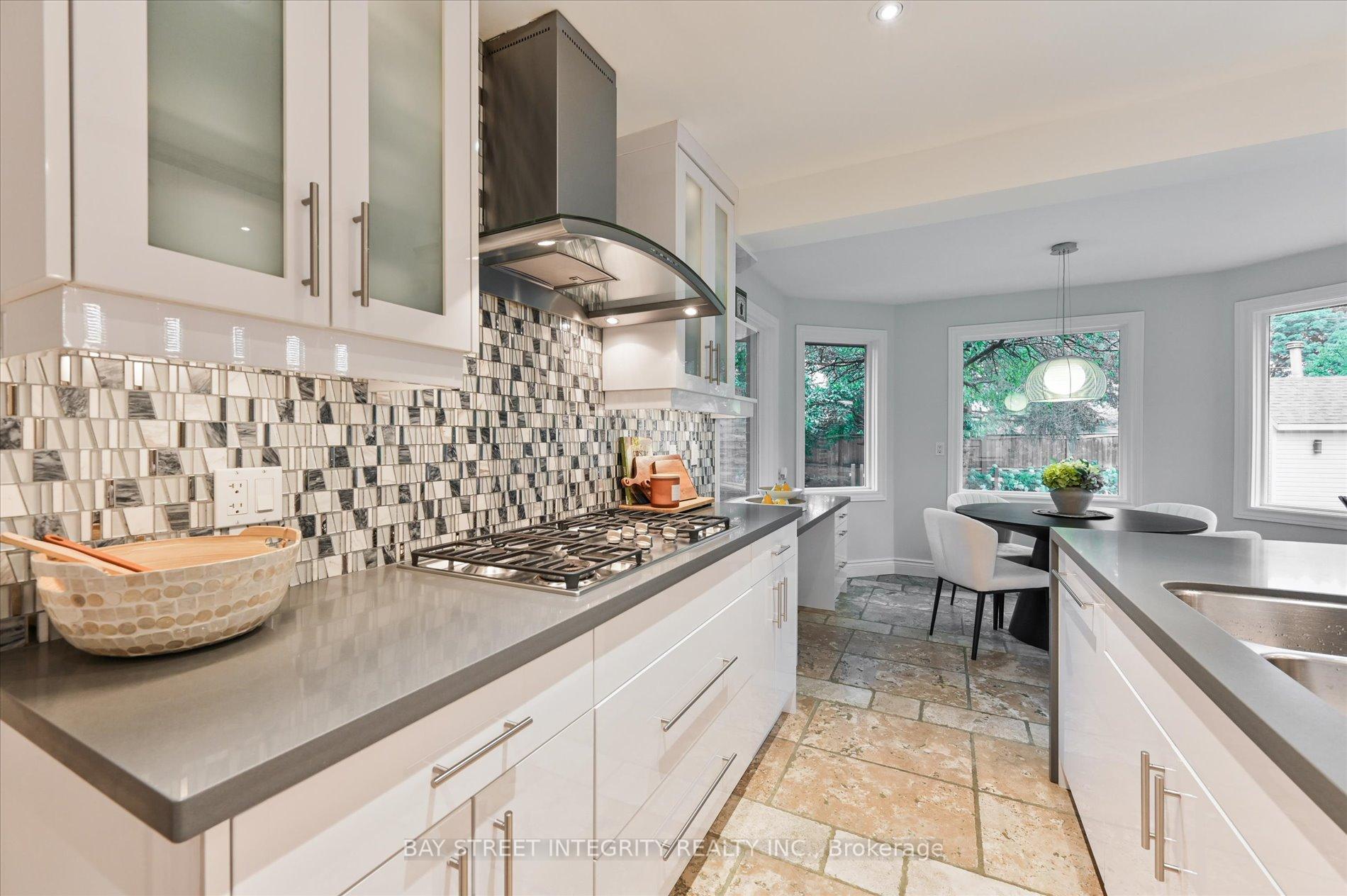 Photo 14 of 9 Ritter Crescent, Markham, Unionville — HOMEH