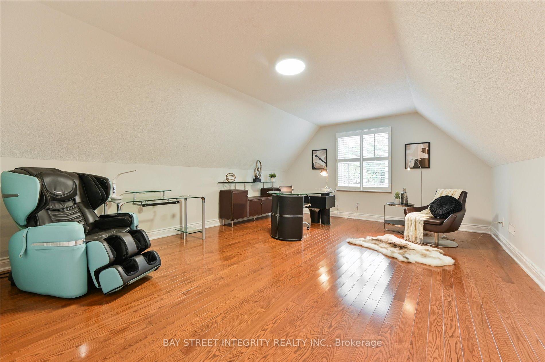 Photo 25 of 9 Ritter Crescent, Markham, Unionville — HOMEH