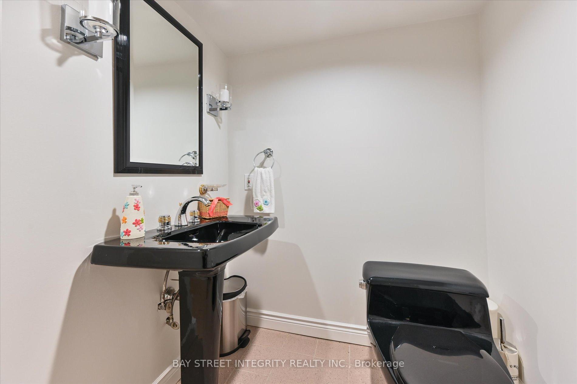 Photo 31 of 9 Ritter Crescent, Markham, Unionville — HOMEH