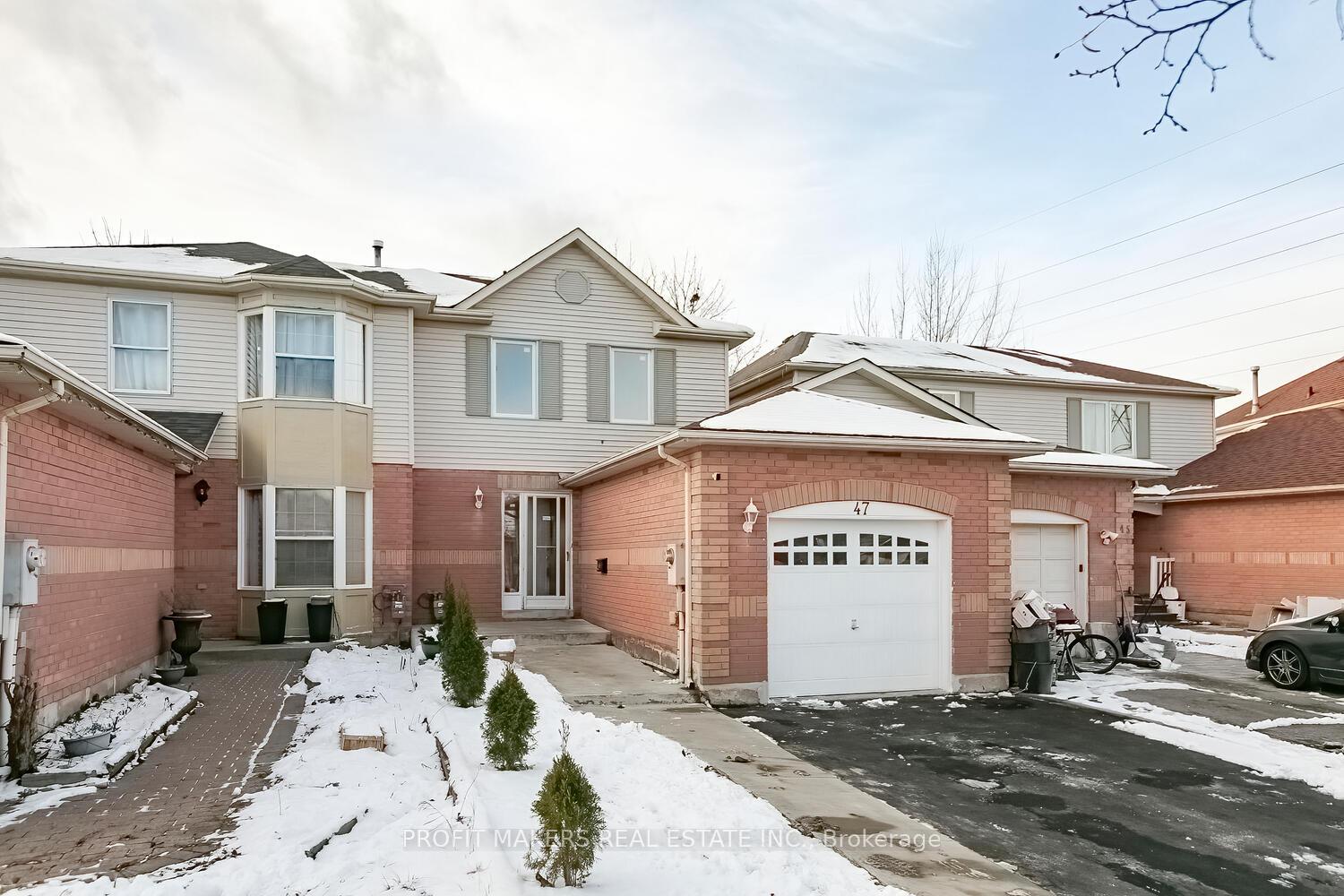 Front of 47 Saddlecreek Court