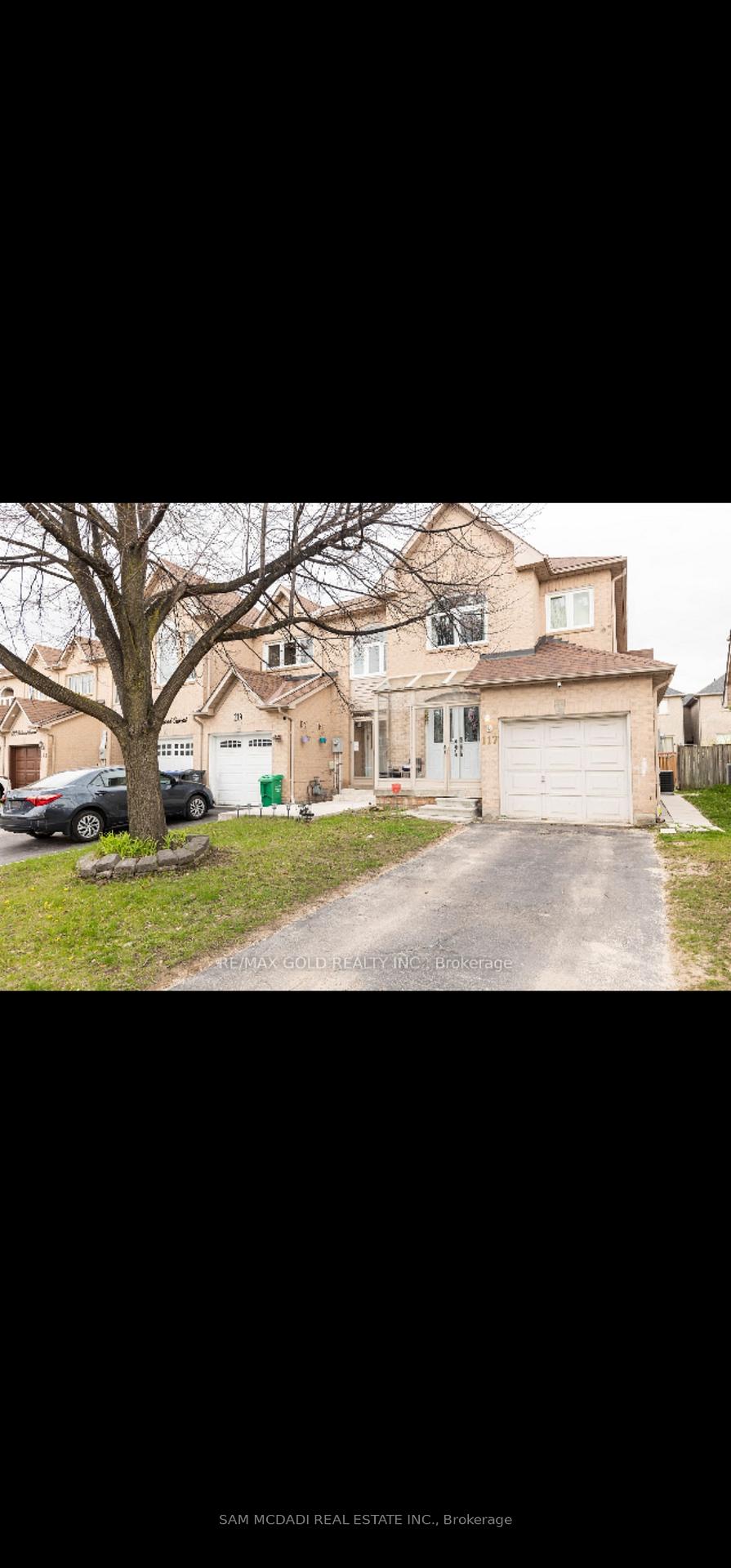 Front of 117 Richwood Crescent