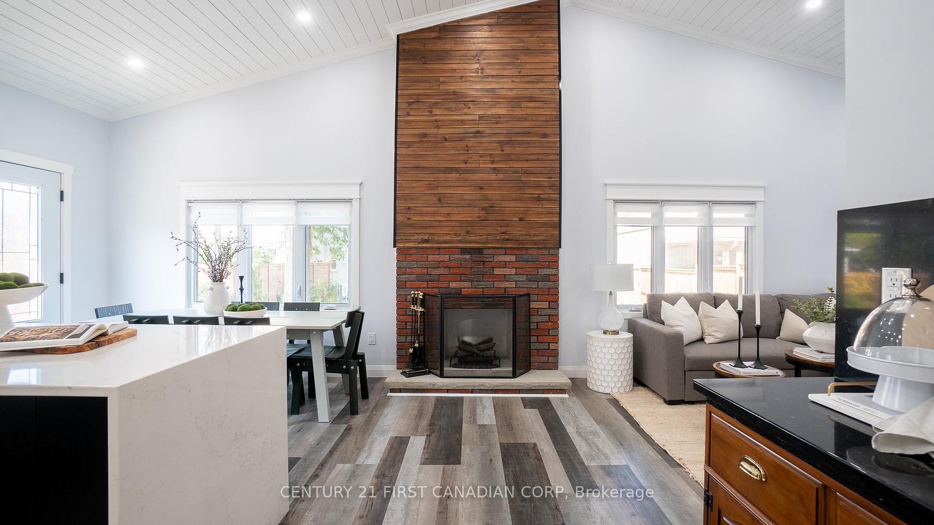 Photo 4 of 605 Lakeshore Road, Sarnia — HOMEH