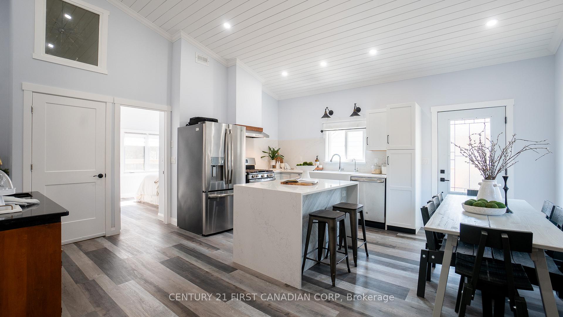 Photo 7 of 605 Lakeshore Road, Sarnia — HOMEH