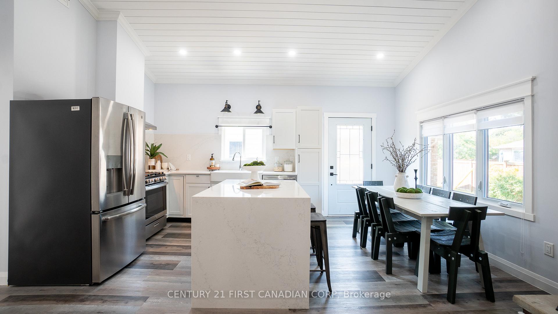 Photo 9 of 605 Lakeshore Road, Sarnia — HOMEH