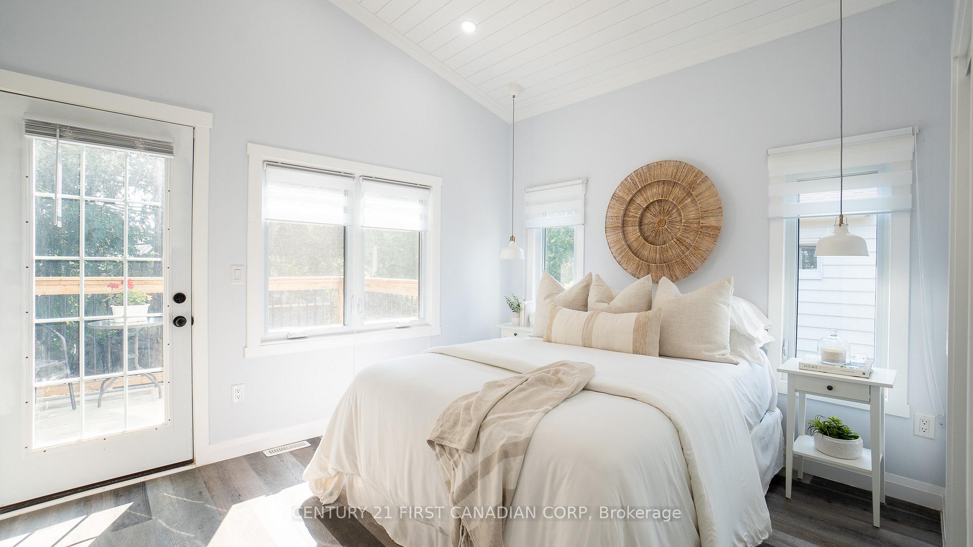 Photo 11 of 605 Lakeshore Road, Sarnia — HOMEH