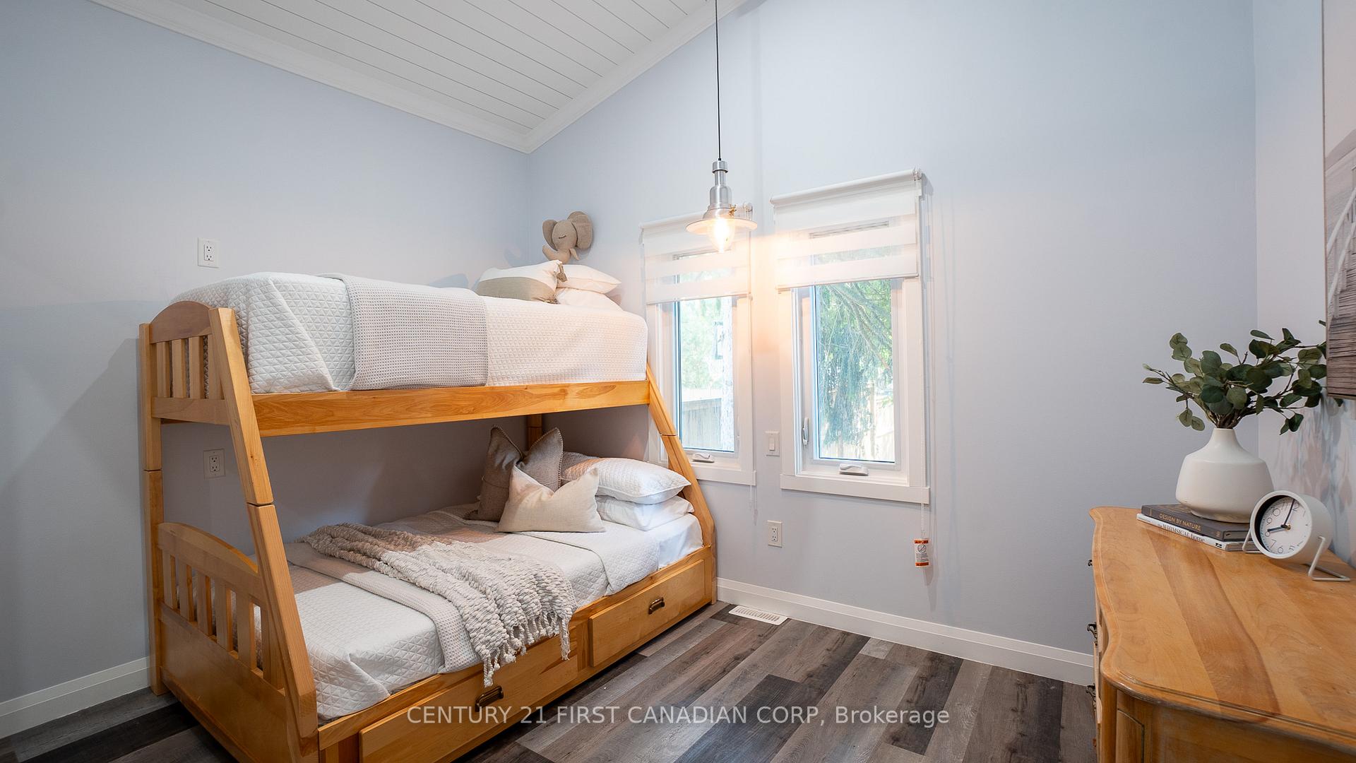 Photo 15 of 605 Lakeshore Road, Sarnia — HOMEH