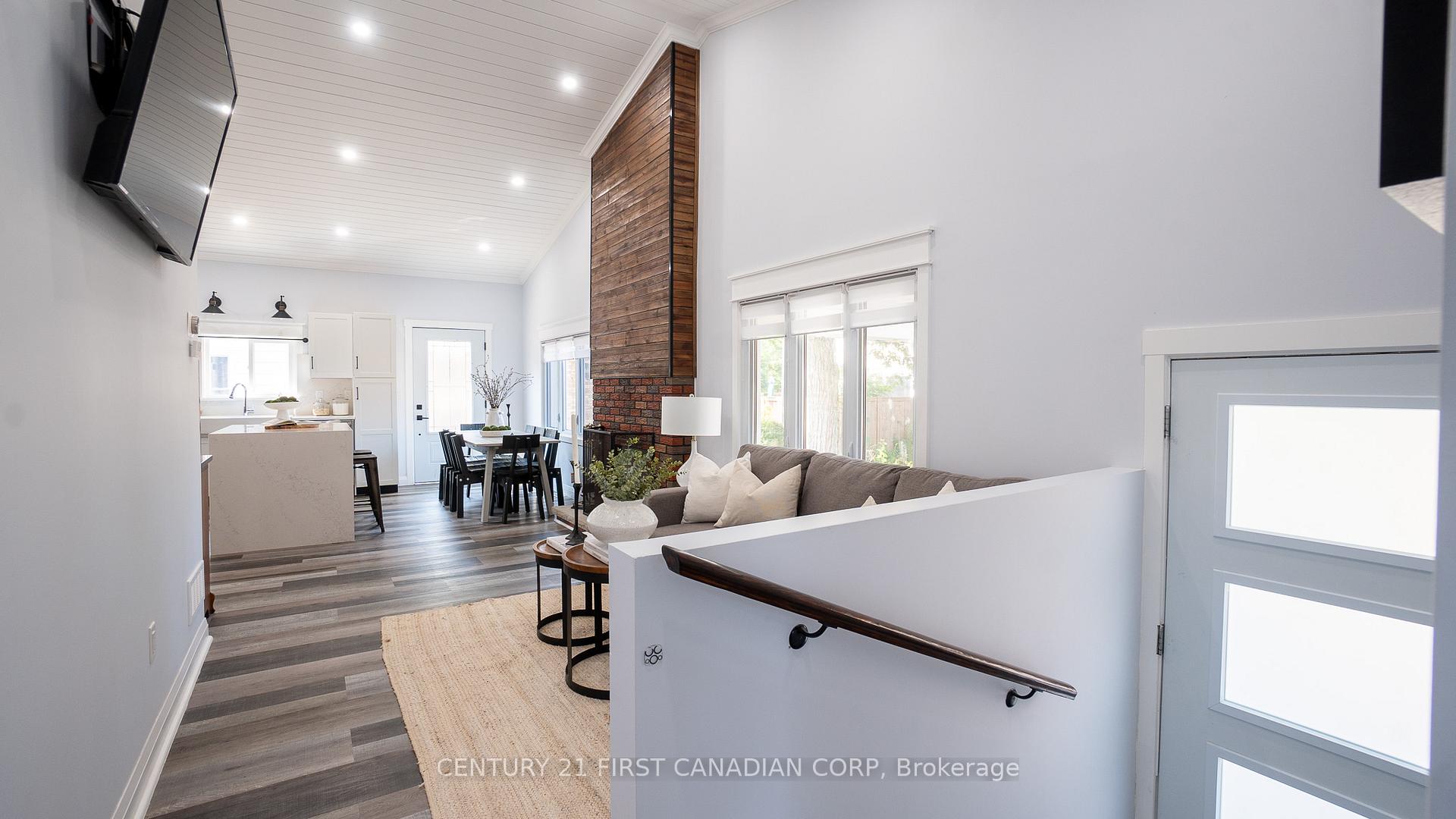 Photo 19 of 605 Lakeshore Road, Sarnia — HOMEH