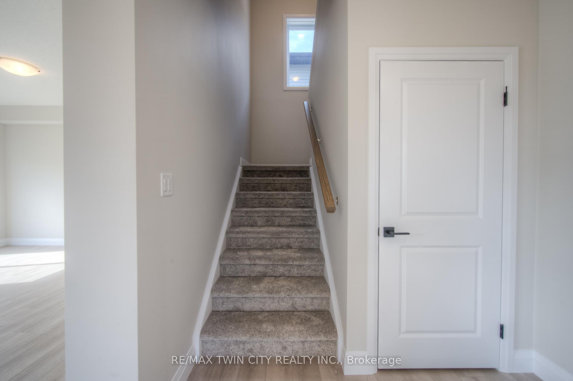 Photo 17 of 199 Otterbein Road, Kitchener — HOMEH