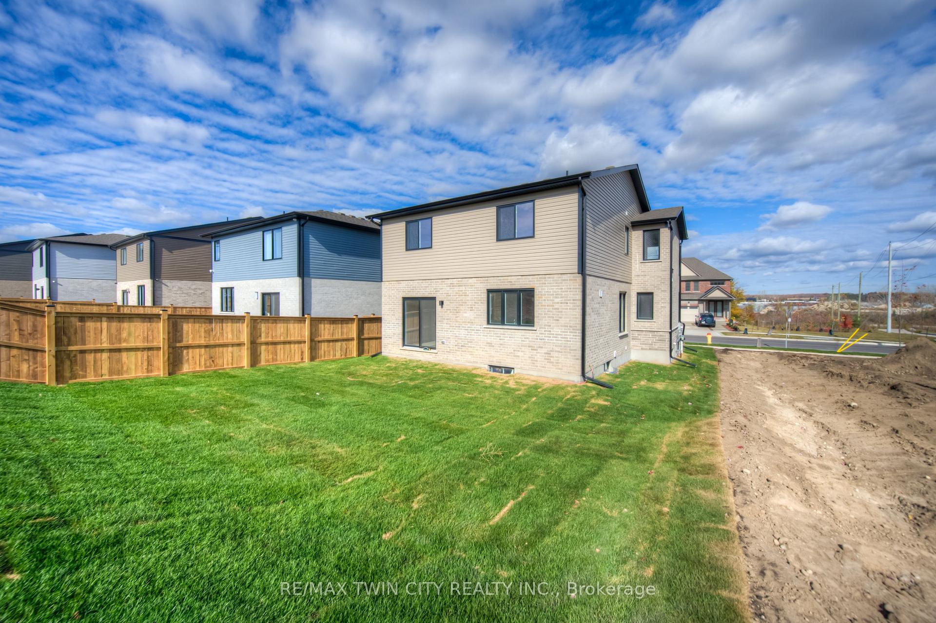 Photo 37 of 199 Otterbein Road, Kitchener — HOMEH