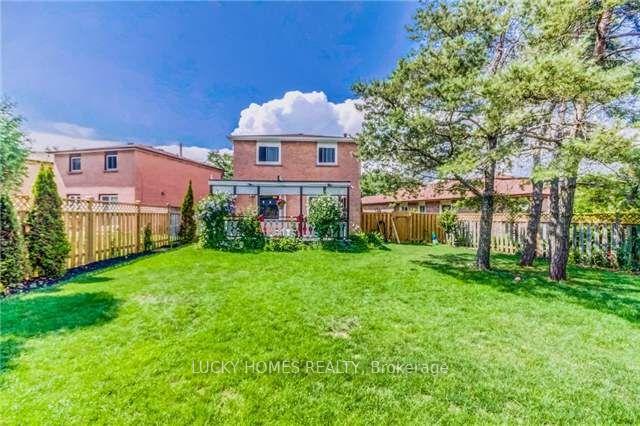 Photo 12 of 13 Blackburn Crescent S, Ajax, Central — HOMEH