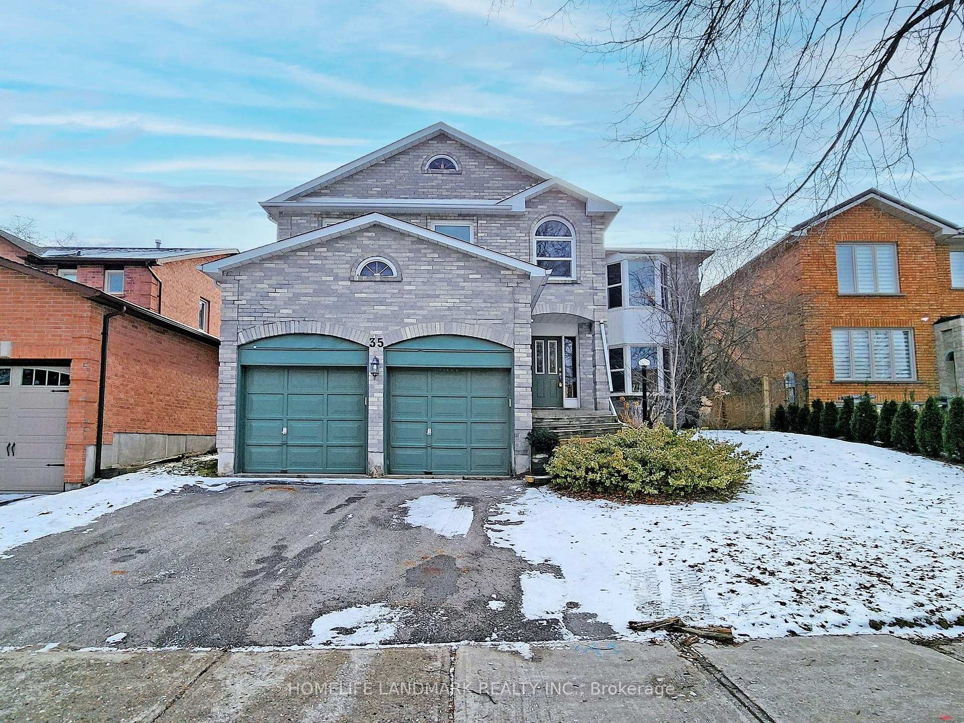 Front of 35 tannery creek Crescent