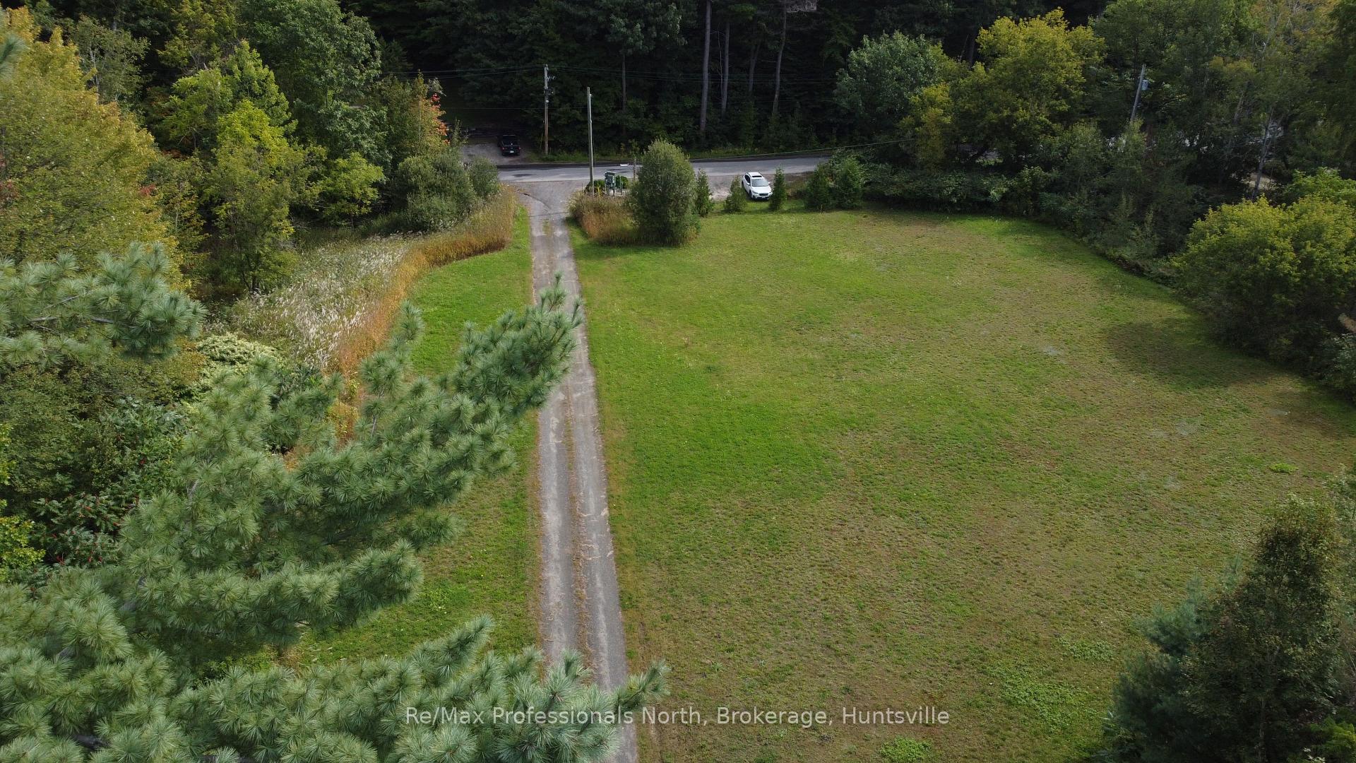 Photo 2 of 128 Wagner Street, Gravenhurst, Muskoka (S) — HOMEH
