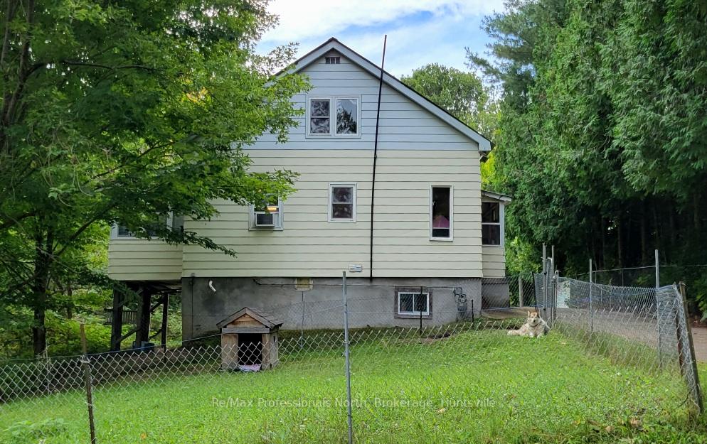 Photo 4 of 128 Wagner Street, Gravenhurst, Muskoka (S) — HOMEH