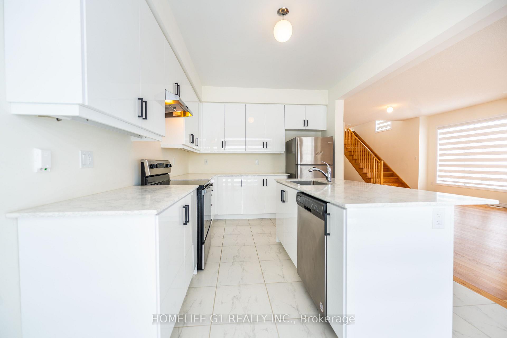 Photo 15 of 50 Rochester Drive, Barrie, Lakeshore — HOMEH