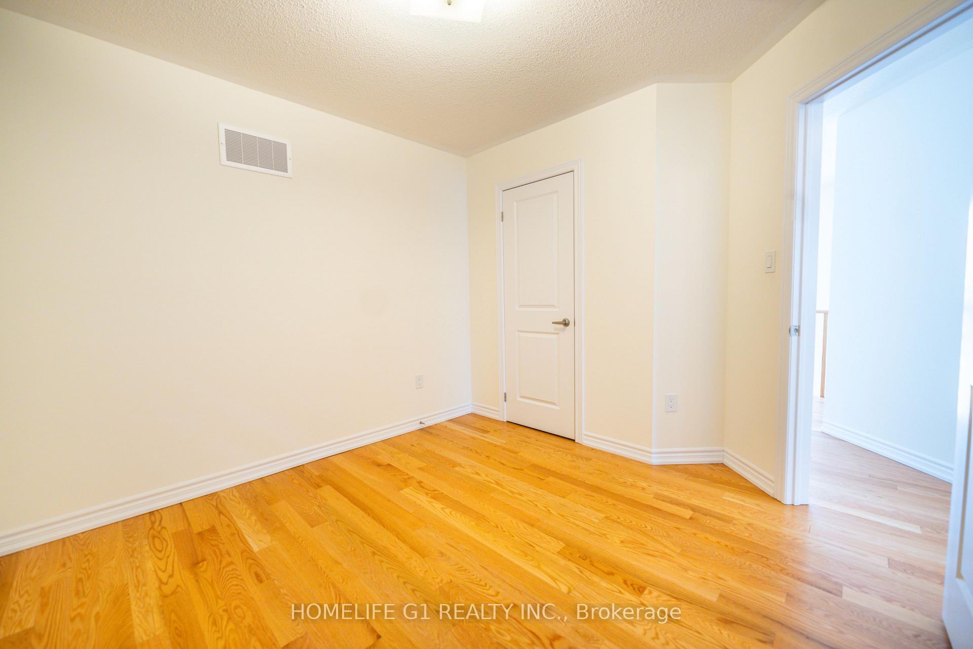 Photo 43 of 50 Rochester Drive, Barrie, Lakeshore — HOMEH