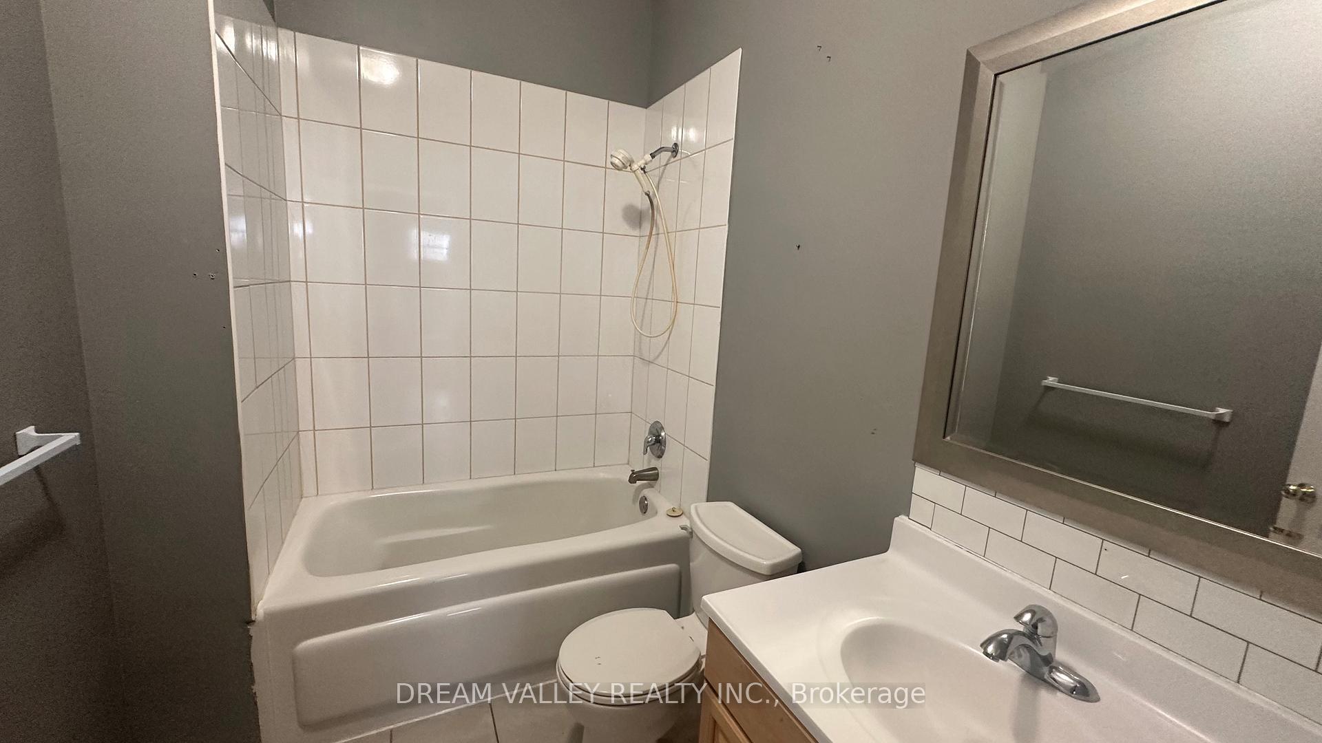 Photo 17 of 708 Tennyson Avenue, Oshawa, Donevan — HOMEH