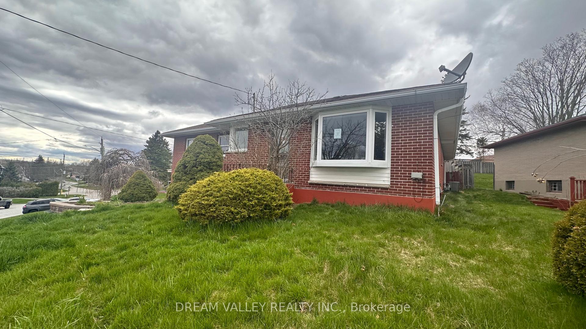 Photo 19 of 708 Tennyson Avenue, Oshawa, Donevan — HOMEH