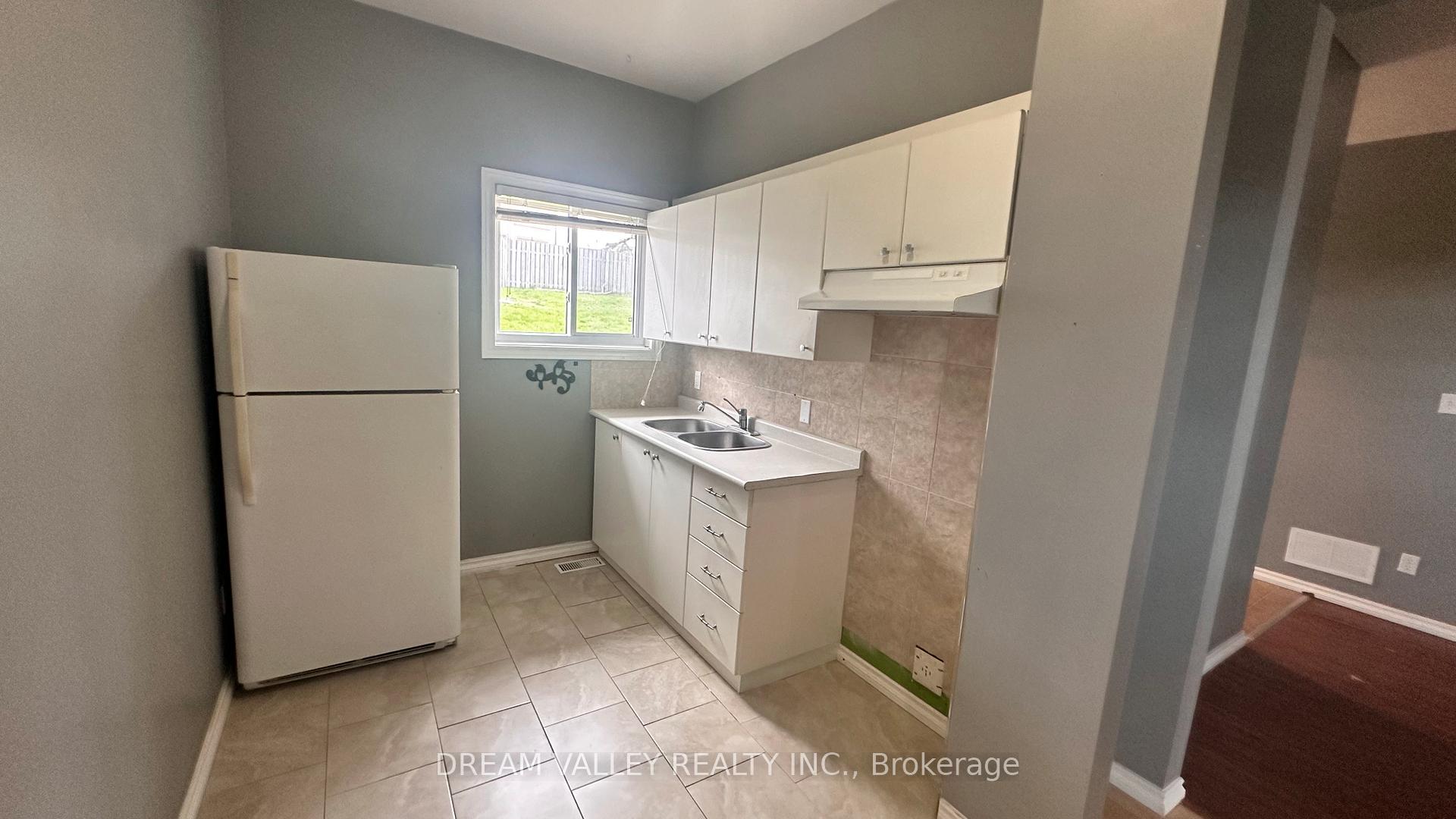 Photo 21 of 708 Tennyson Avenue, Oshawa, Donevan — HOMEH