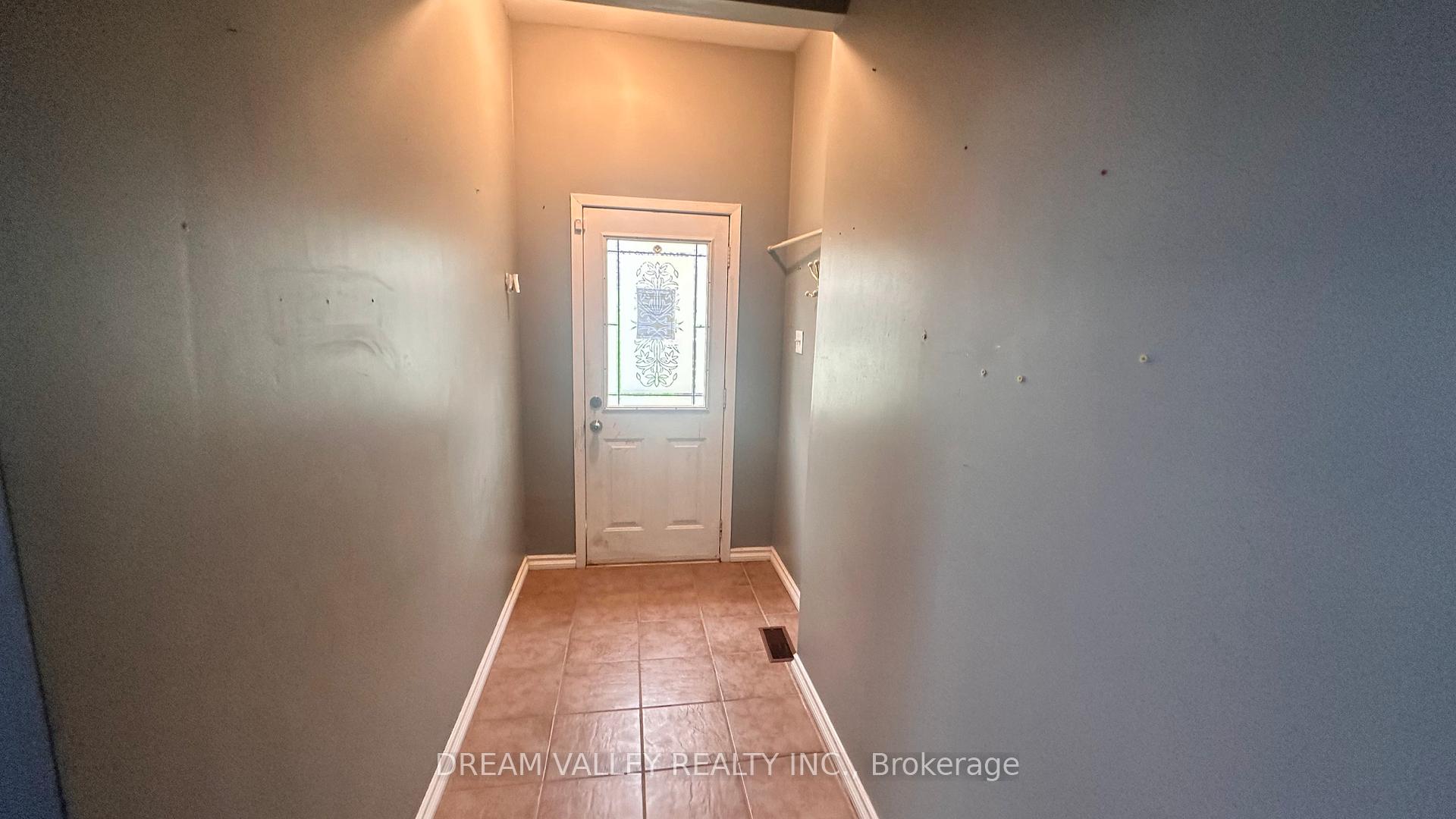 Photo 22 of 708 Tennyson Avenue, Oshawa, Donevan — HOMEH
