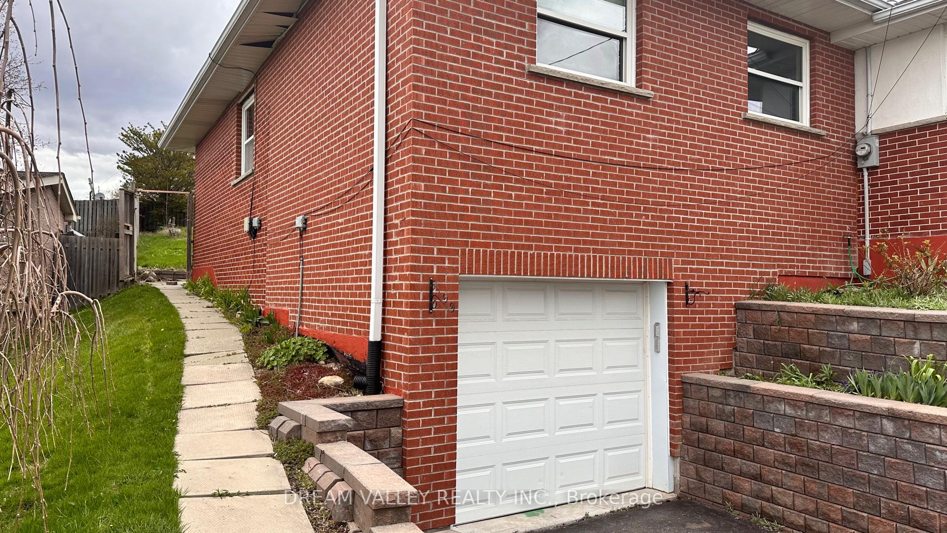 Photo 24 of 708 Tennyson Avenue, Oshawa, Donevan — HOMEH