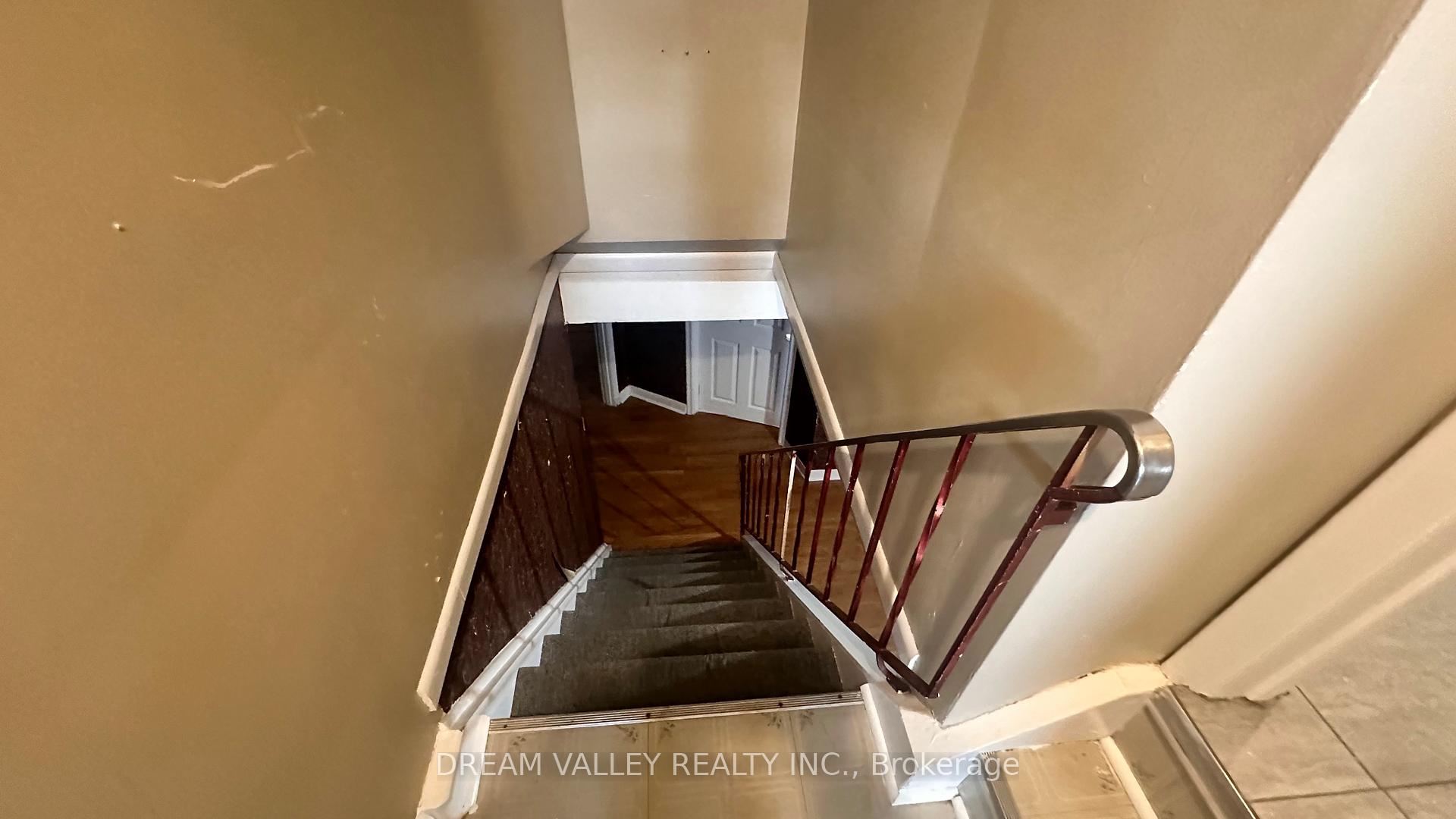Photo 28 of 708 Tennyson Avenue, Oshawa, Donevan — HOMEH