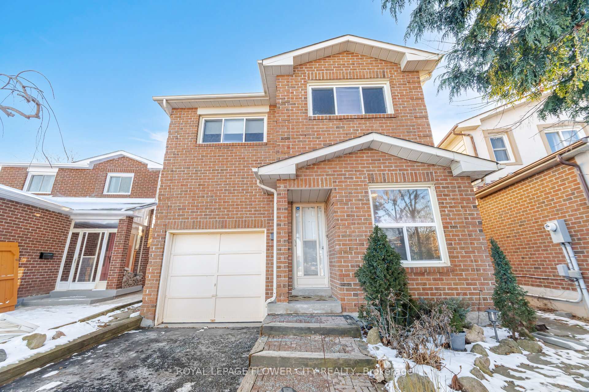 Photo 2 of 20 Trewartha Crescent, Brampton, Heart Lake West — HOMEH