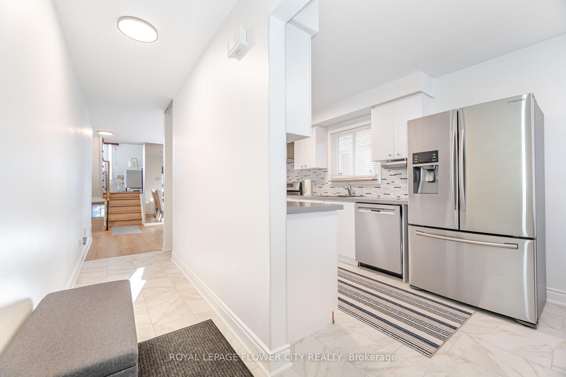 Photo 6 of 20 Trewartha Crescent, Brampton, Heart Lake West — HOMEH