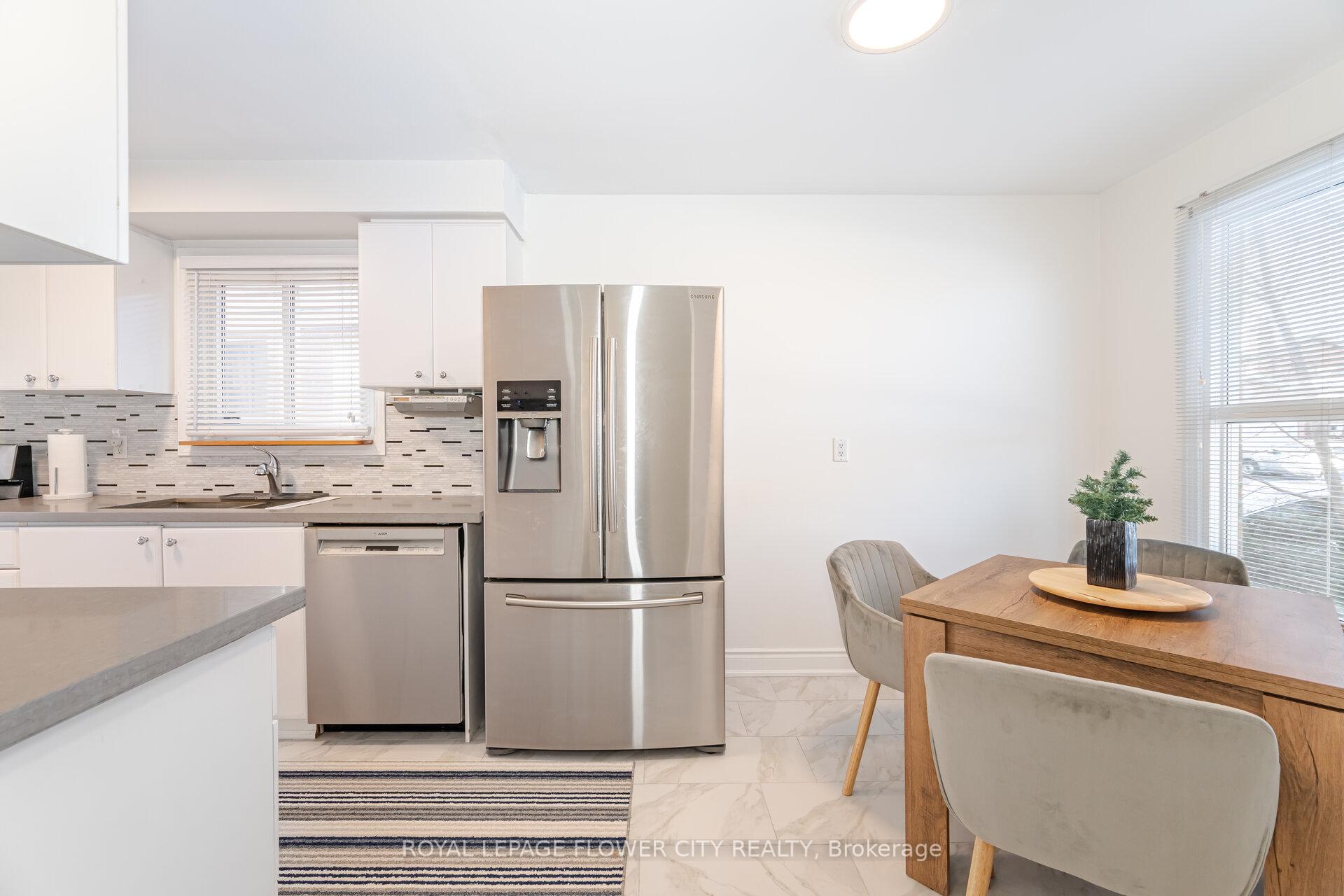 Photo 7 of 20 Trewartha Crescent, Brampton, Heart Lake West — HOMEH