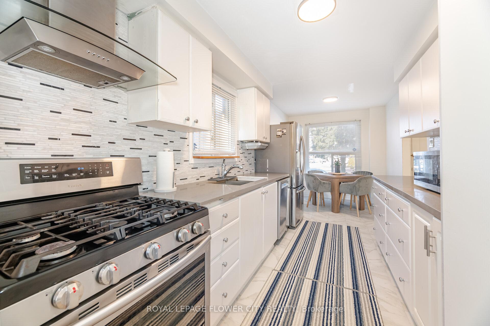 Photo 8 of 20 Trewartha Crescent, Brampton, Heart Lake West — HOMEH