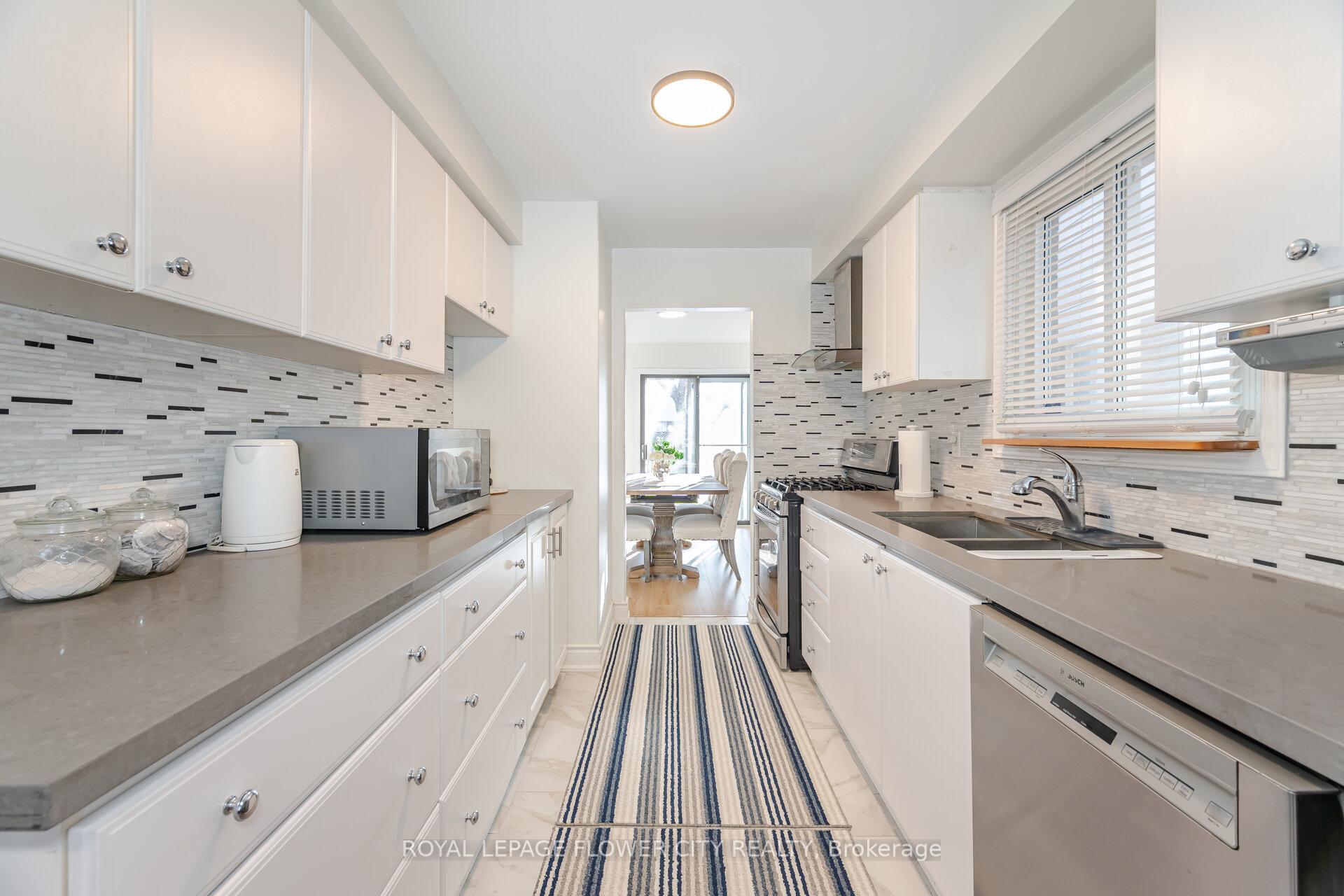 Photo 10 of 20 Trewartha Crescent, Brampton, Heart Lake West — HOMEH