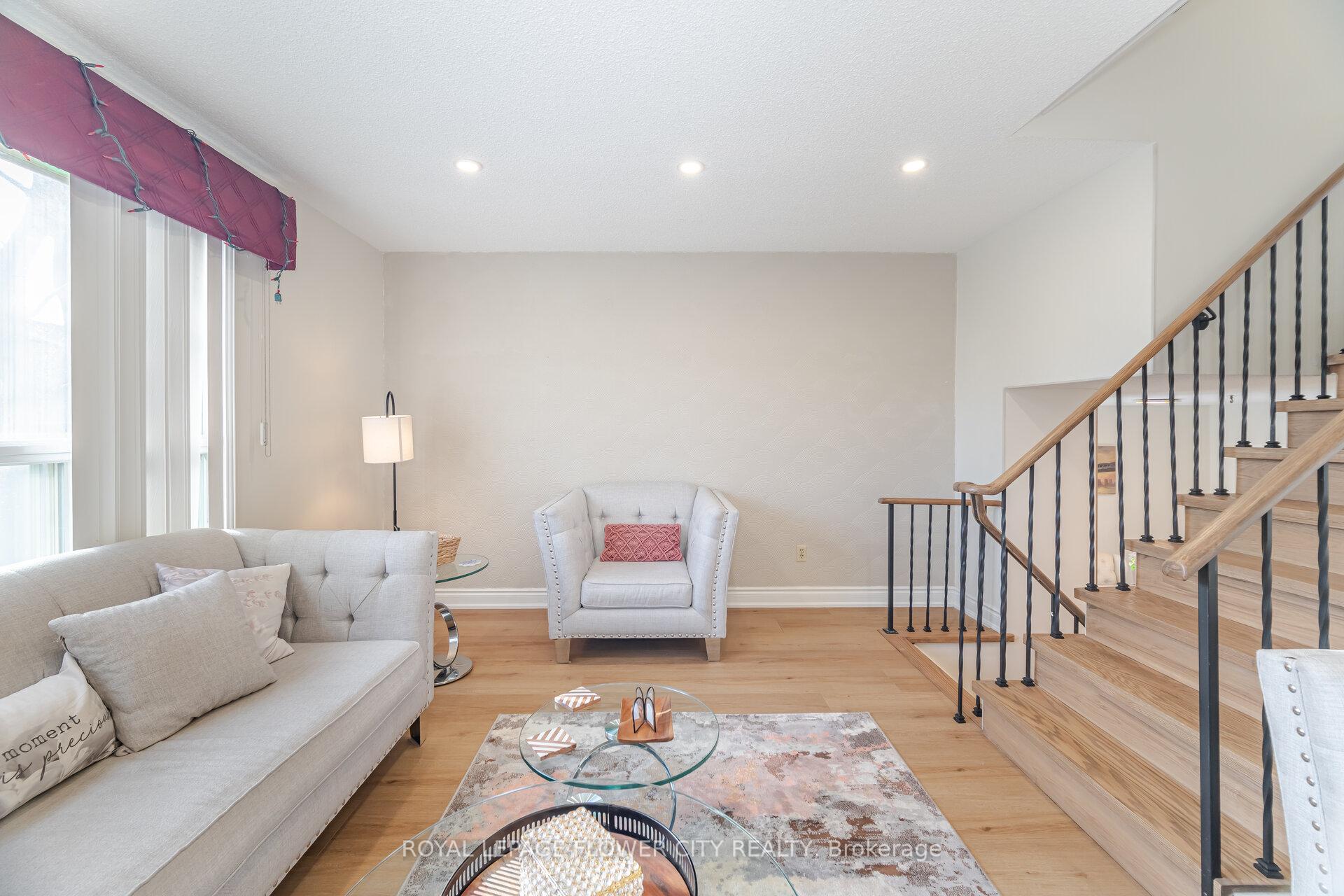 Photo 16 of 20 Trewartha Crescent, Brampton, Heart Lake West — HOMEH