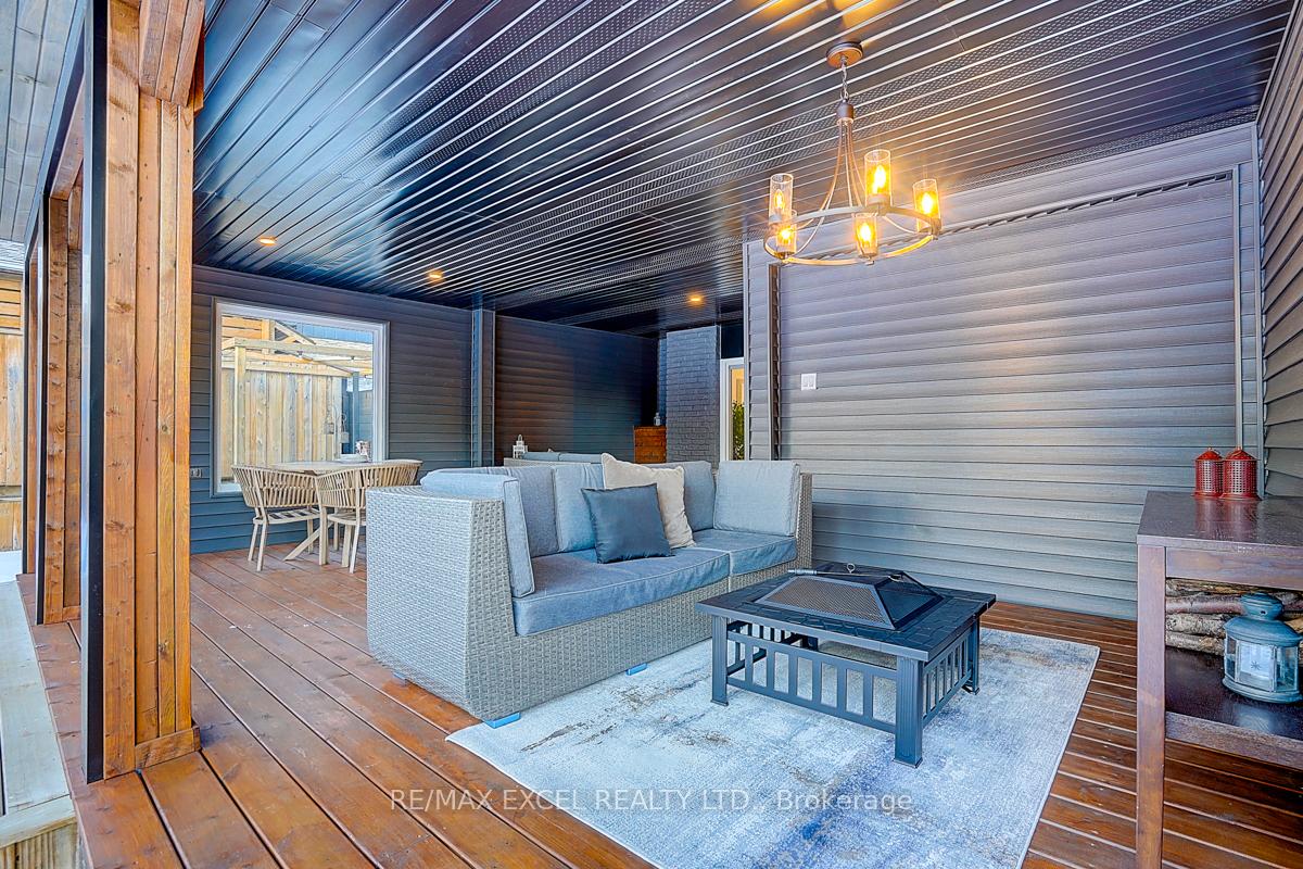 Photo 6 of 112 Guthrie Crescent, Whitby, Lynde Creek — HOMEH