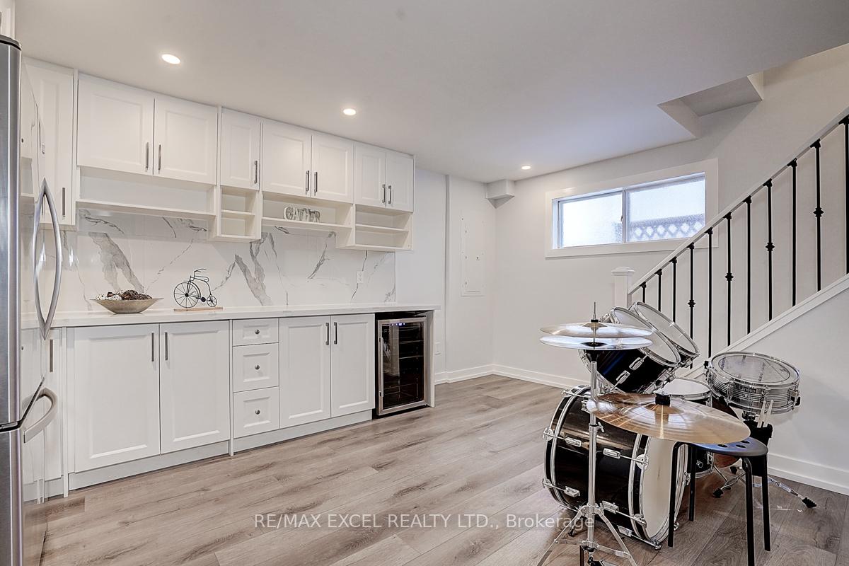 Photo 8 of 112 Guthrie Crescent, Whitby, Lynde Creek — HOMEH