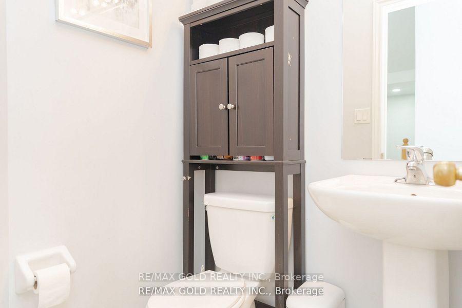 Photo 10 of 25 Telegraph Street, Brampton, Heart Lake East — HOMEH
