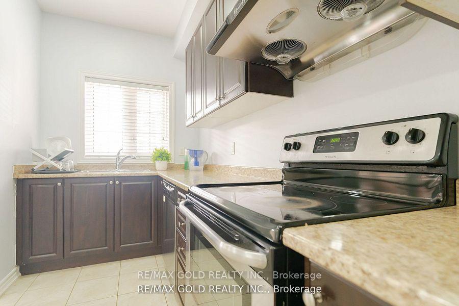 Photo 13 of 25 Telegraph Street, Brampton, Heart Lake East — HOMEH