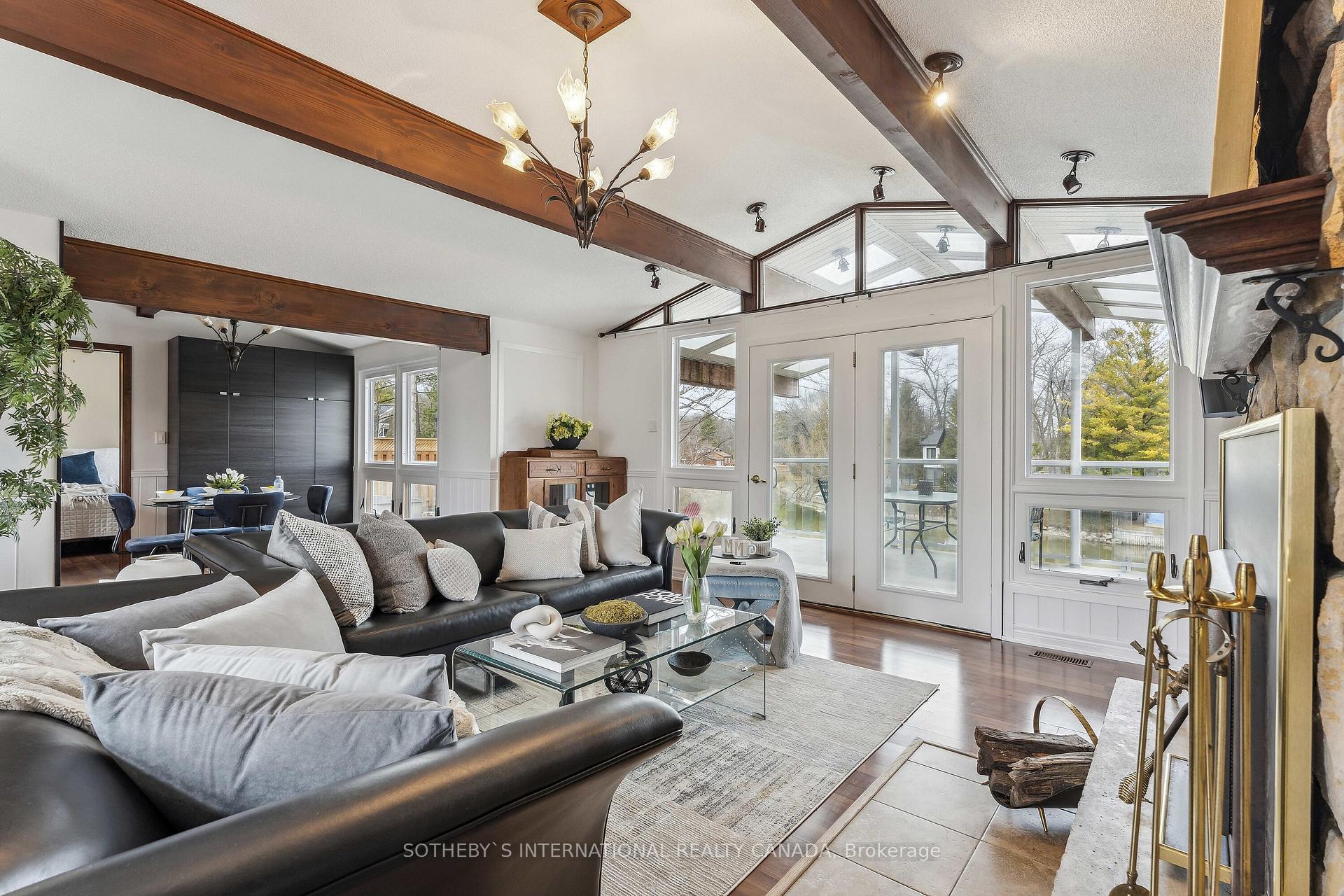 Front of 400 Oxbow Park Drive