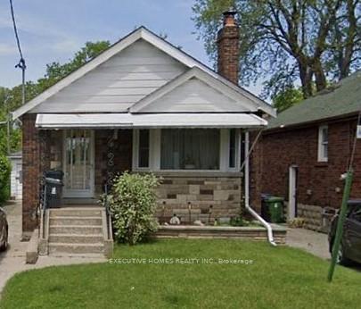 Front of 272 Floyd Avenue