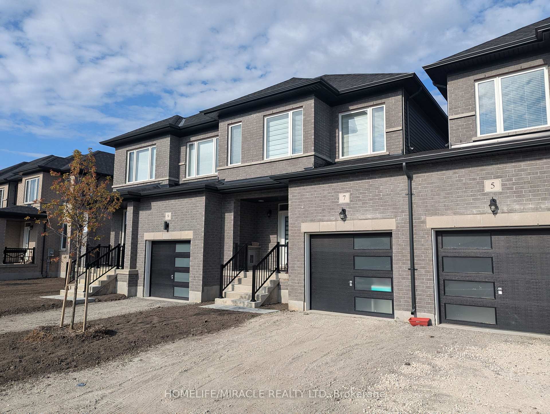 Front of 7 Lisa Street