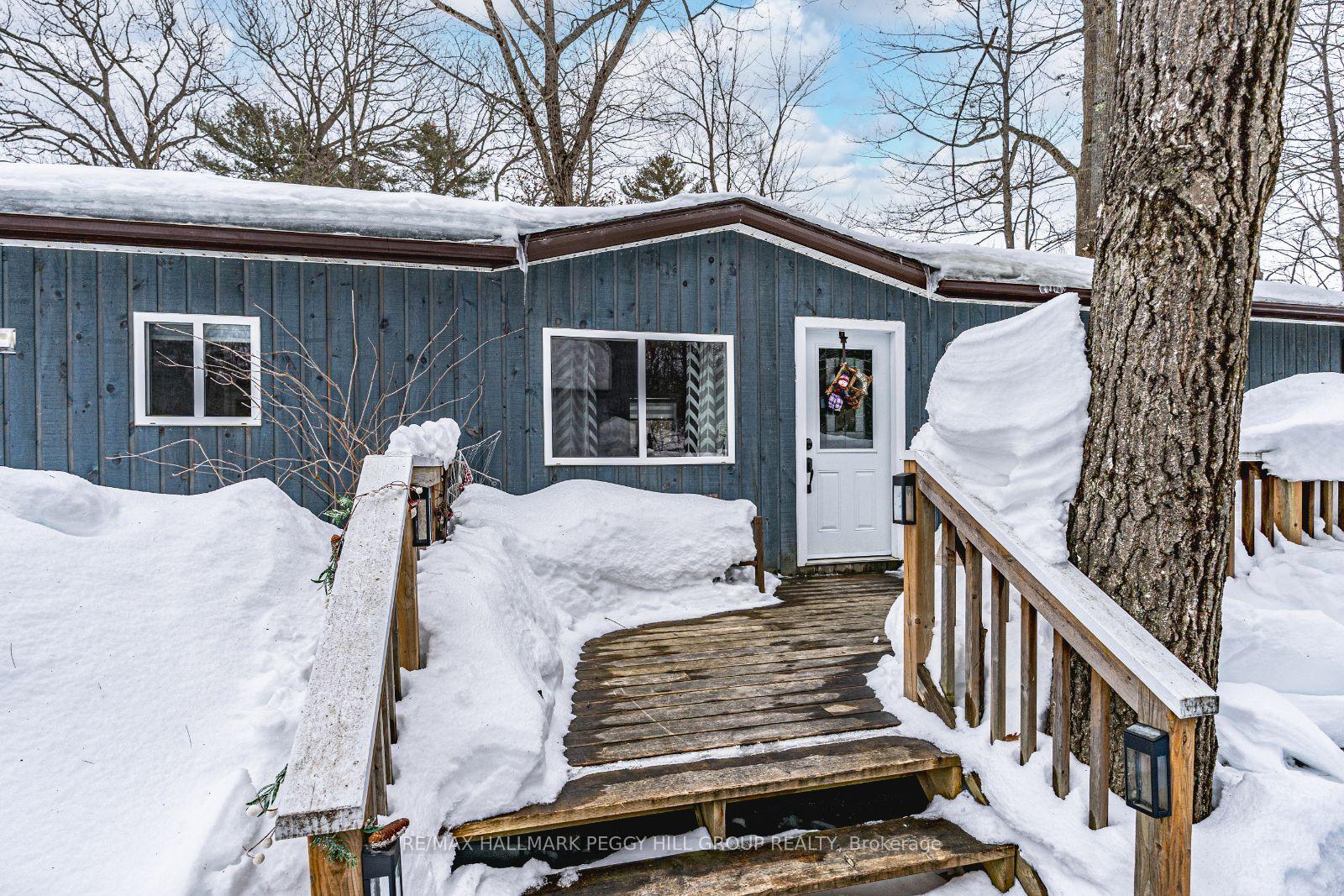 Front of 7498 Island Crescent