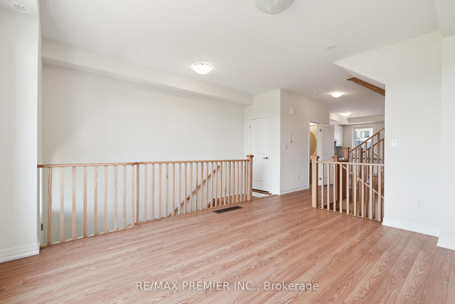 Photo 4 of 33 Cherry Hill Lane, Barrie, Painswick South — HOMEH