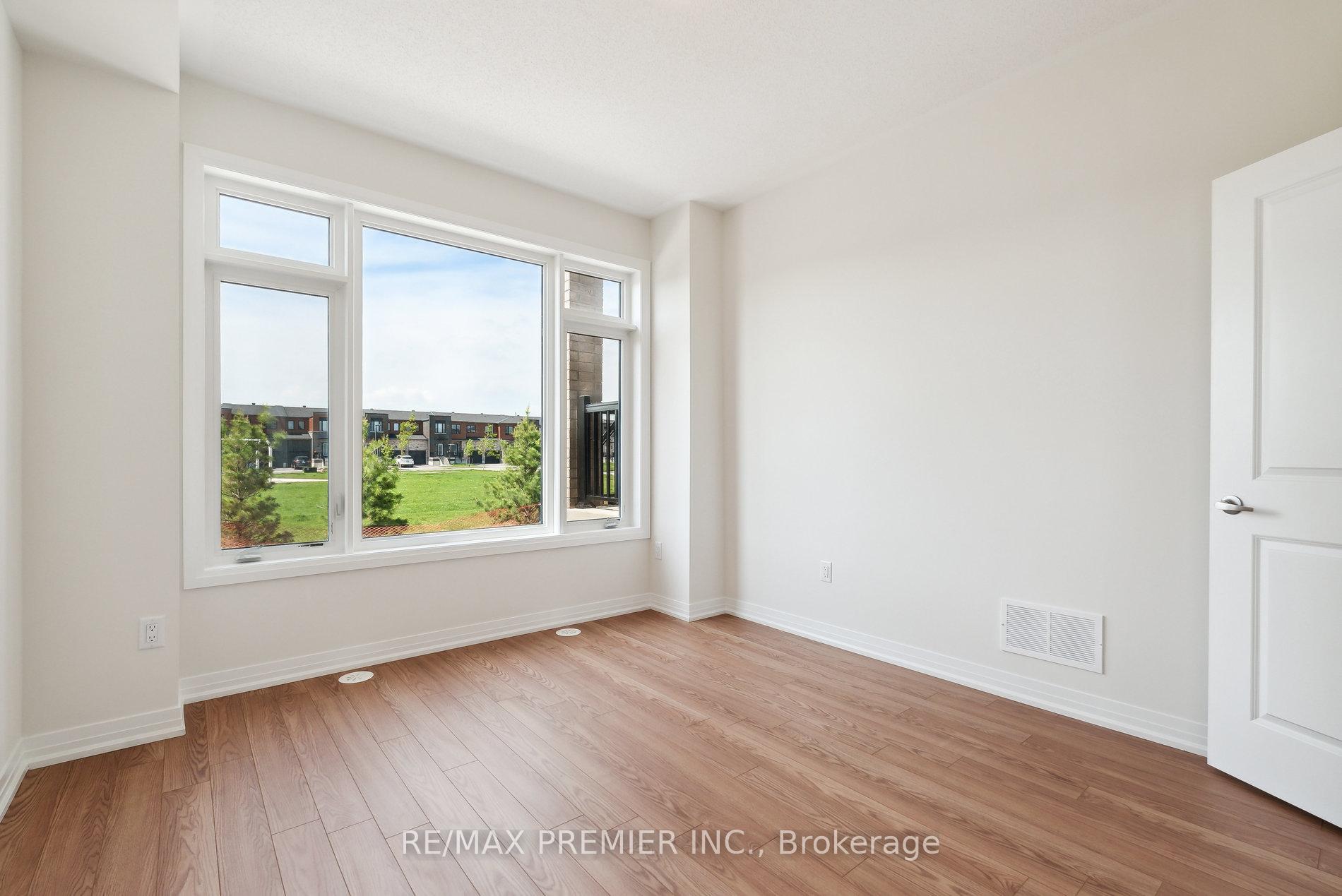 Photo 7 of 33 Cherry Hill Lane, Barrie, Painswick South — HOMEH