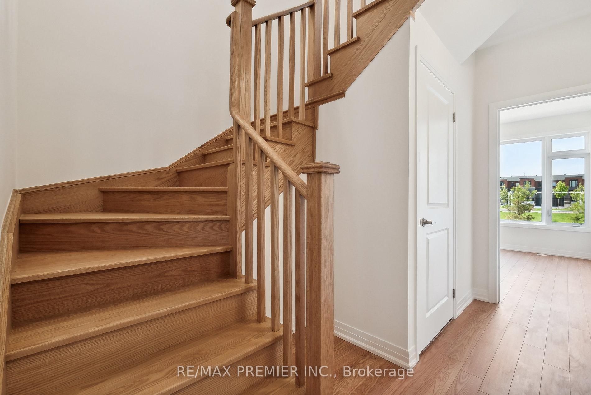 Photo 6 of 33 Cherry Hill Lane, Barrie, Painswick South — HOMEH