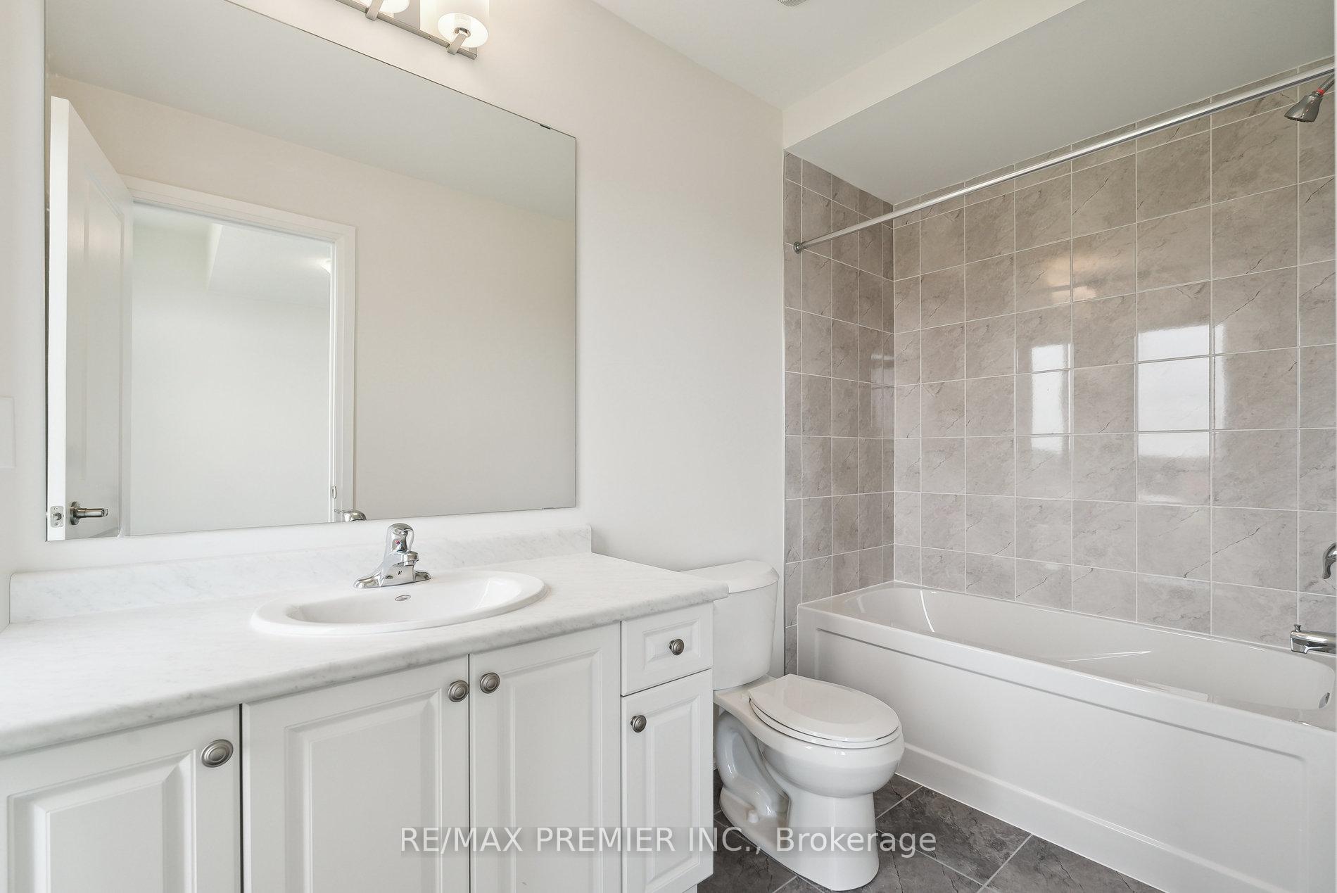 Photo 17 of 33 Cherry Hill Lane, Barrie, Painswick South — HOMEH