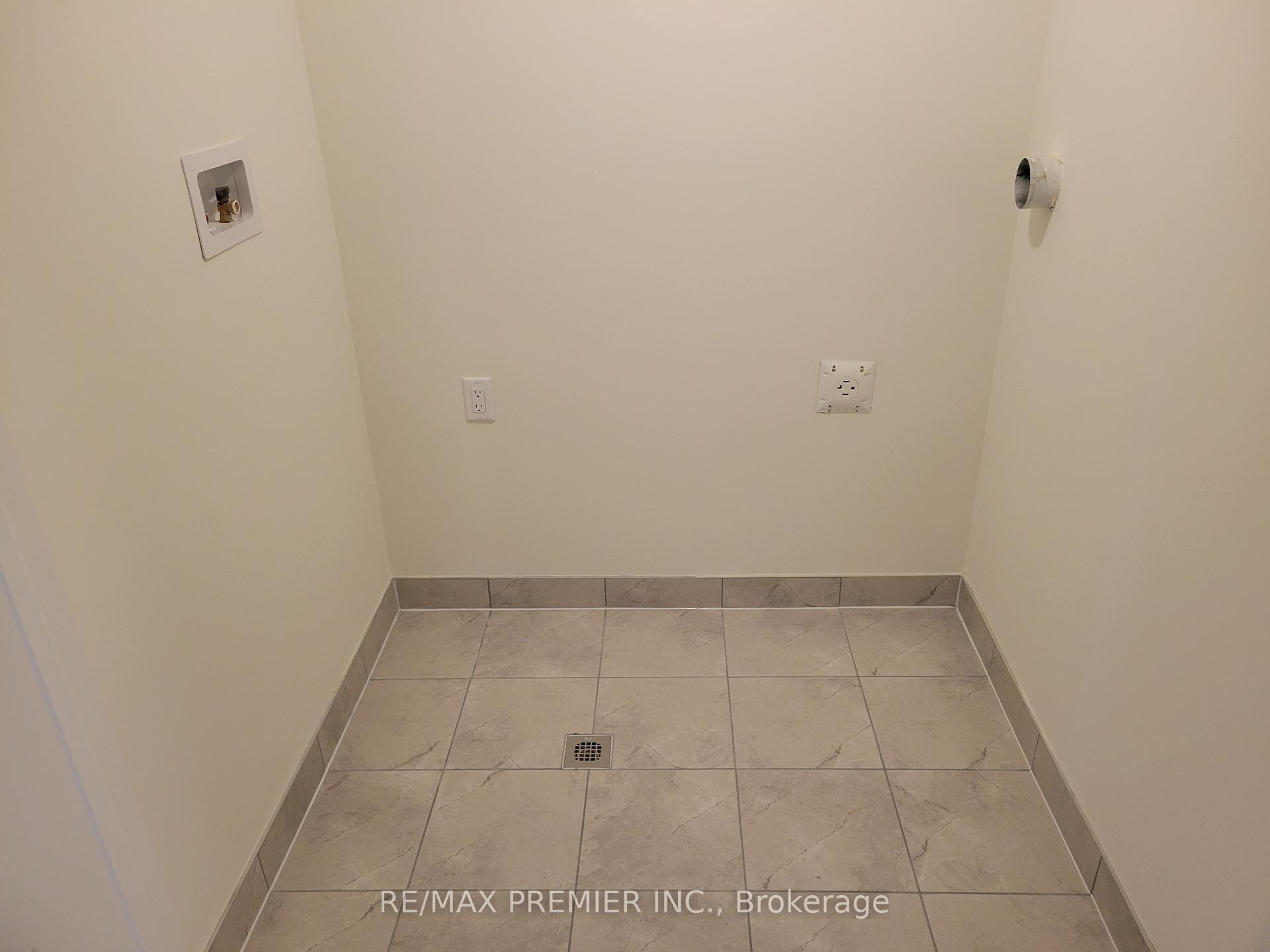 Photo 26 of 33 Cherry Hill Lane, Barrie, Painswick South — HOMEH