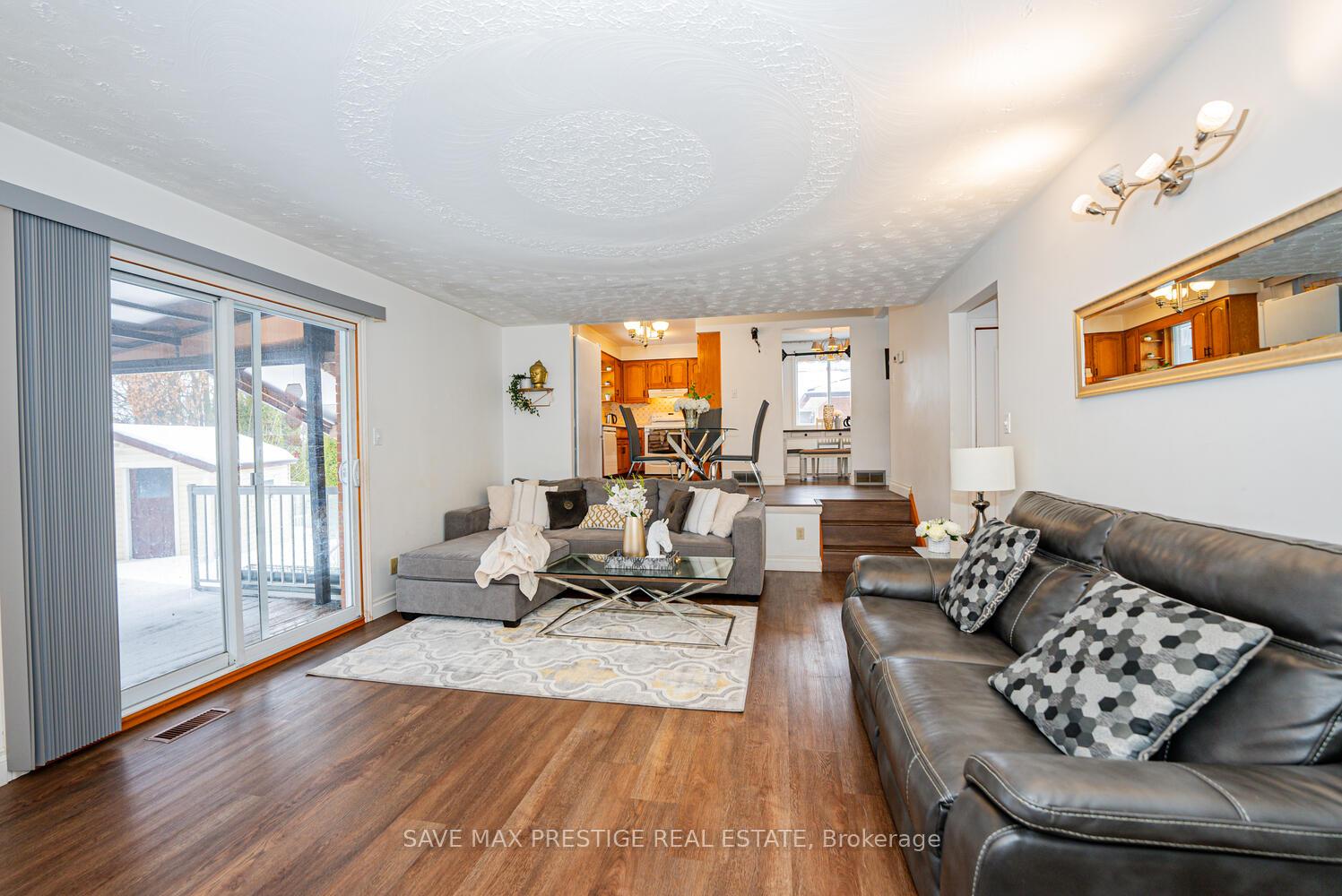 Photo 11 of 84 Wimbleton Crescent, Kitchener — HOMEH