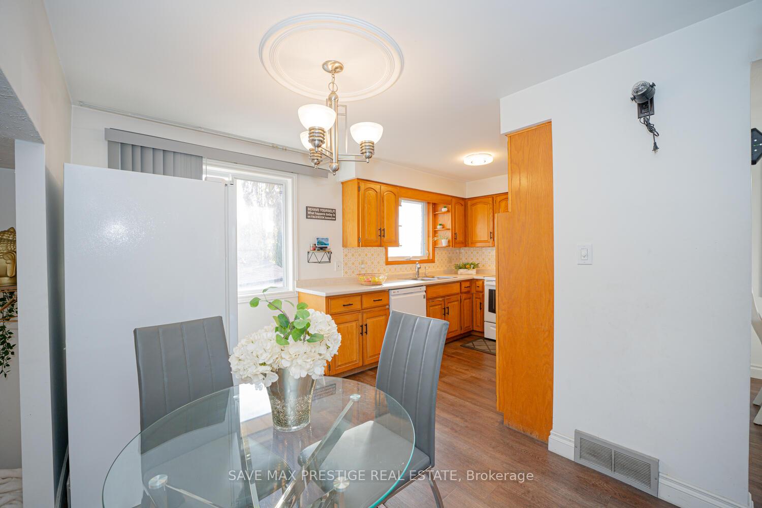 Photo 13 of 84 Wimbleton Crescent, Kitchener — HOMEH